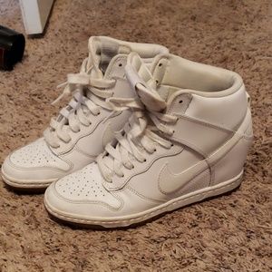 Nike Wmns Dunk Sky High Essentials